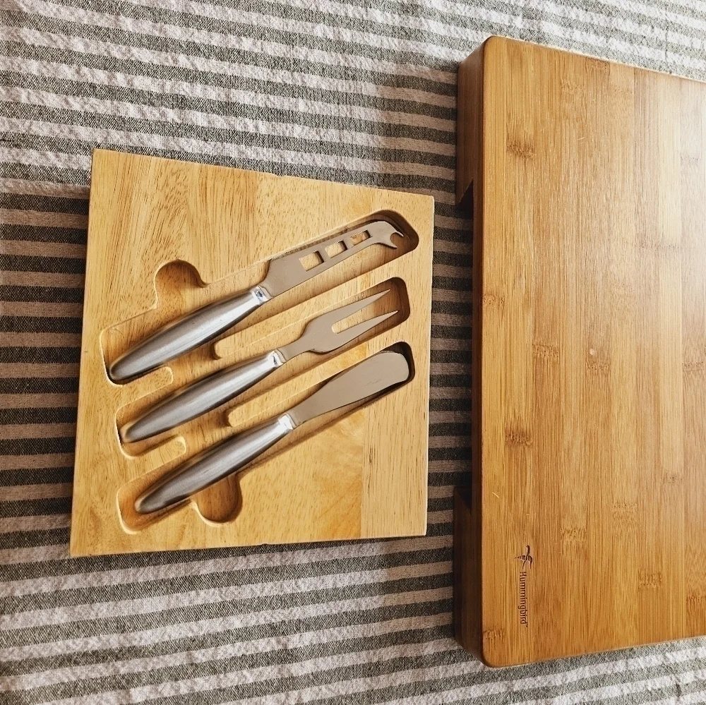 Oak finished cheese board - Picture 2 of 4